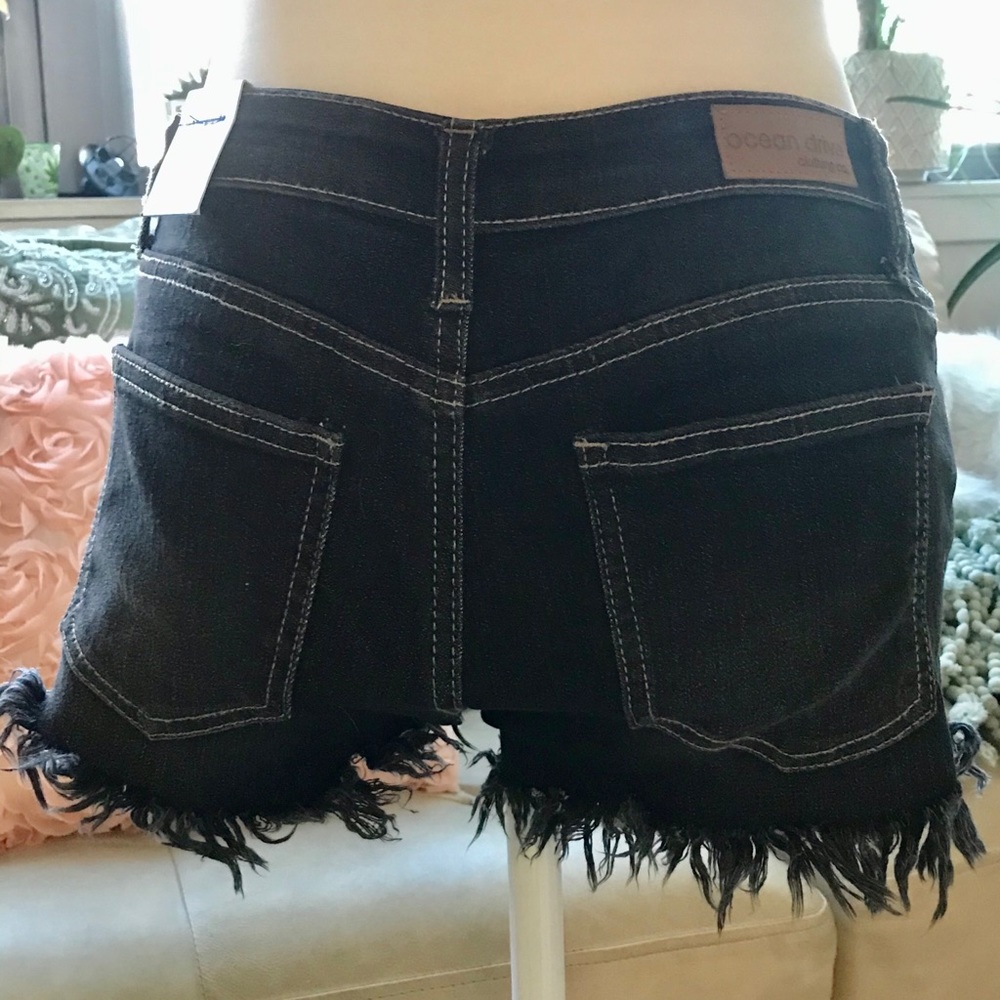Short Jean Shorts - Picture 2 of 2